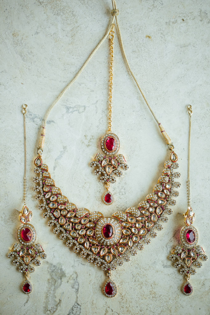 Stunning Indian Wedding in San Pedro, gold and ruby bridal jewelry