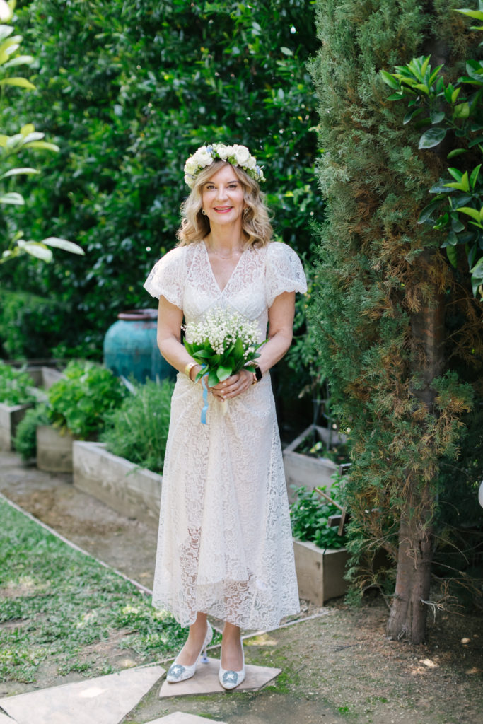 An Al Fresco Wedding at the Valley Hunt club, simple and classic bridal portrait shot