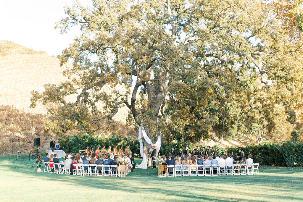 minimalist autumn wedding ceremony