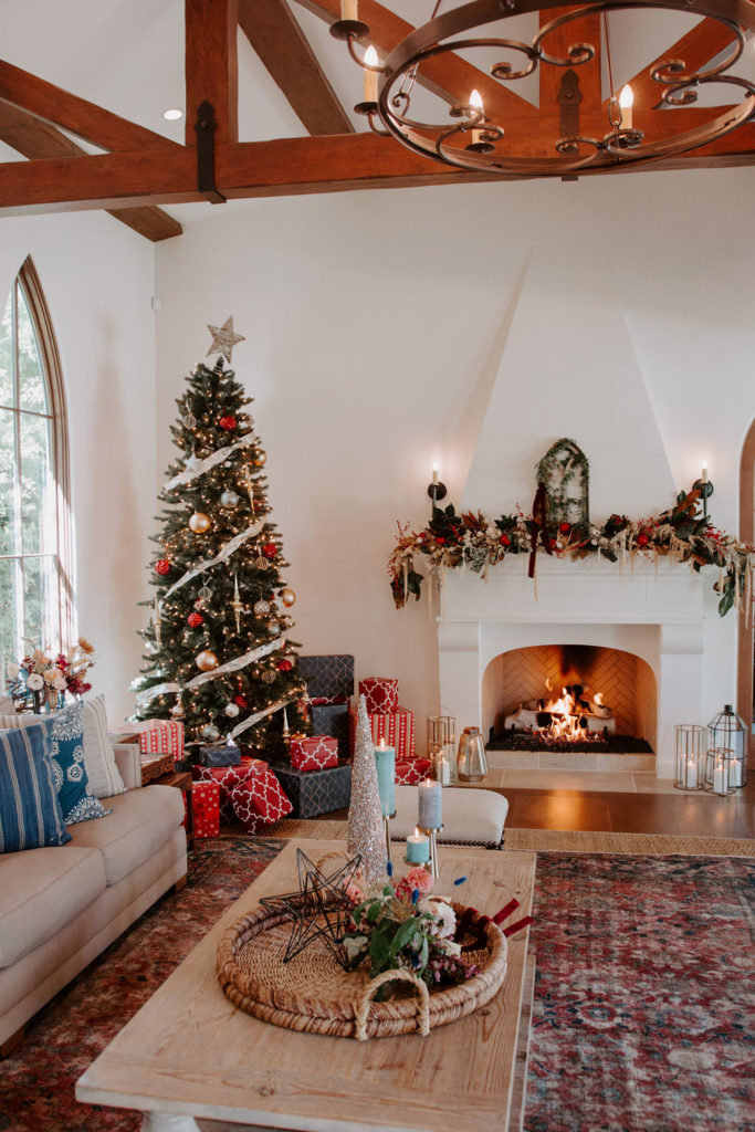 cozy non-traditional holiday home decorations 