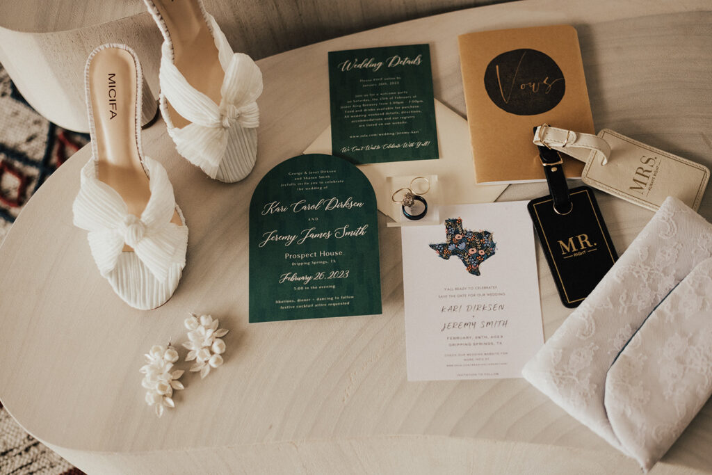 contemporary green wedding invitation suite